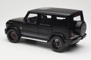 Mercedes G-Class G63 AMG W463A Matt Black Minichamps 1:18 110037064 Metalli — kuva 7 / 8