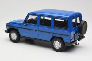 Mercedes G-Class W460 LWB Tummansininen Minichamps 1:18 155038100 Metalli — kuva 5 / 6