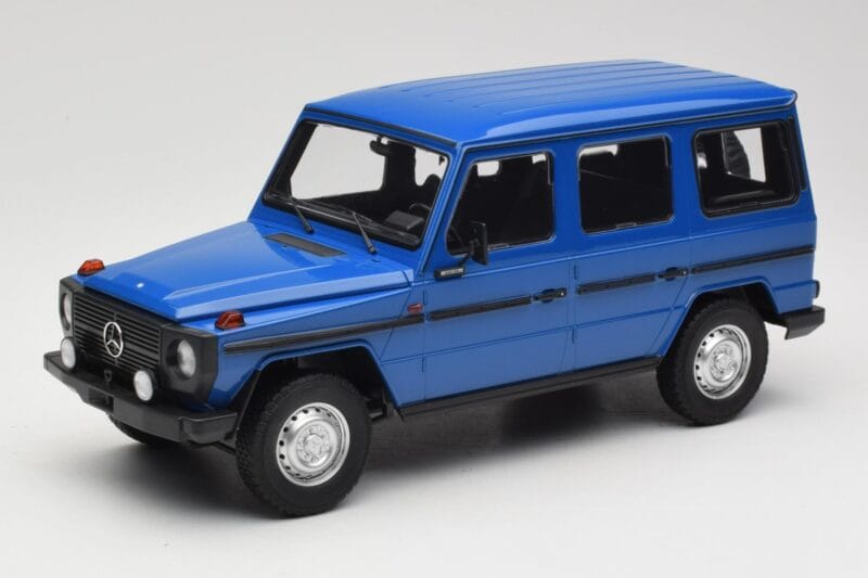 Mercedes G-Class W460 LWB Tummansininen Minichamps 1:18 155038100 Metalli