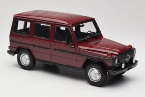 Mercedes G-Class W460 LWB Tummanpunainen Minichamps 1:18 155038102 Metalli — kuva 4 / 6