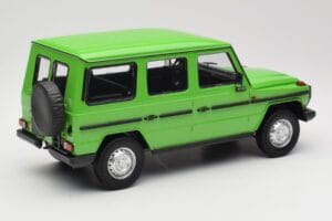 Mercedes G-Class W460 LWB Vihreä Minichamps 1:18 155038101 Metalli — kuva 2 / 6