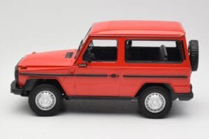 Mercedes G-Class W460 SWB Punainen Minichamps 1:18 155038002 Metalli — kuva 3 / 6