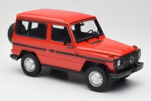 Mercedes G-Class W460 SWB Punainen Minichamps 1:18 155038002 Metalli — kuva 4 / 6