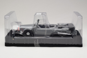 Mercedes G4 6-Wheels Musta With Figures Signature Models 1:18 38202 Metalli — kuva 2 / 3