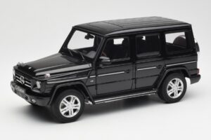 Mercedes G500 W463 Musta AUTOart 1:18 76216 Metalli