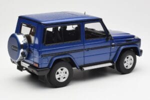 Mercedes G500 W463 SWB Sininen AUTOart 1:18 76114 Metalli — kuva 3 / 8