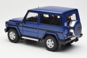 Mercedes G500 W463 SWB Sininen AUTOart 1:18 76114 Metalli — kuva 7 / 8