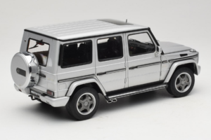 Mercedes G55 AMG W463 Hopea AUTOart 1:18 76247 Metalli — kuva 3 / 8