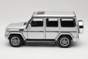 Mercedes G55 AMG W463 Hopea AUTOart 1:18 76247 Metalli — kuva 4 / 8