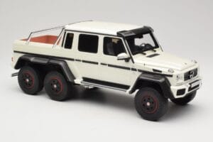 Mercedes AMG G63 6x6 W463 Valkoinen GT Spirit 1:18 GT100 Hartsi — kuva 4 / 6