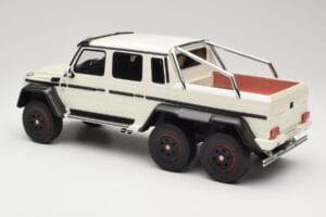 Mercedes AMG G63 6x6 W463 Valkoinen GT Spirit 1:18 GT100 Hartsi — kuva 5 / 6