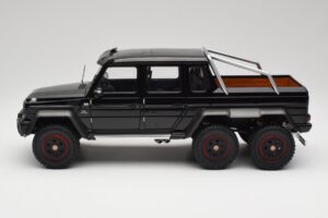 Mercedes AMG G63 W463 6x6 Gloss Musta AUTOart 1:18 76306 Komposiitti — kuva 4 / 8