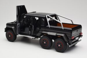 Mercedes AMG G63 W463 6x6 Gloss Musta AUTOart 1:18 76306 Komposiitti — kuva 5 / 8
