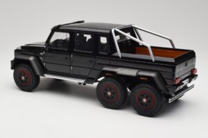 Mercedes AMG G63 W463 6x6 Gloss Musta AUTOart 1:18 76306 Komposiitti — kuva 7 / 8