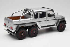 Mercedes AMG G63 W463 6x6 Iridium Hopea AUTOart 1:18 76301 Komposiitti — kuva 3 / 8