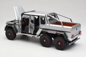 Mercedes AMG G63 W463 6x6 Iridium Hopea AUTOart 1:18 76301 Komposiitti — kuva 5 / 8