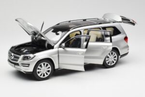 Mercedes GL-Class X166 Iridium Hopea Metallic Norev 1:18 B66960097 Metalli — kuva 2 / 8
