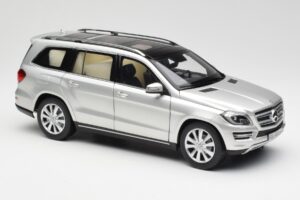 Mercedes GL-Class X166 Iridium Hopea Metallic Norev 1:18 B66960097 Metalli — kuva 6 / 8