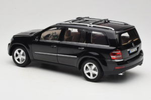 Mercedes GL X164 Obsidian Black Minichamps 1:18 B66962334 Metalli — kuva 7 / 8