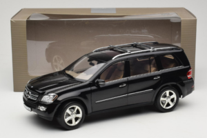 Mercedes GL X164 Tanzanite Blue Minichamps 1:18 B66962335 Metalli — kuva 8 / 8