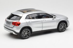 Mercedes GLA X156 Polar Hopea Metallic Norev 1:18 B66960267 Metalli — kuva 3 / 8