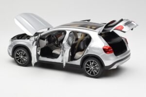 Mercedes GLA X156 Polar Hopea Metallic Norev 1:18 B66960267 Metalli — kuva 5 / 8