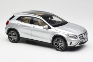 Mercedes GLA X156 Polar Hopea Metallic Norev 1:18 B66960267 Metalli — kuva 6 / 8