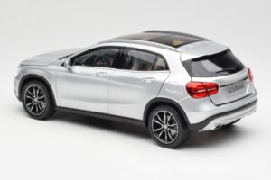 Mercedes GLA X156 Polar Hopea Metallic Norev 1:18 B66960267 Metalli — kuva 7 / 8