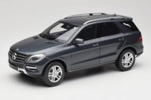 Mercedes M-Class W164 Grey Metallic Minichamps 1:18 100030100 Metalli