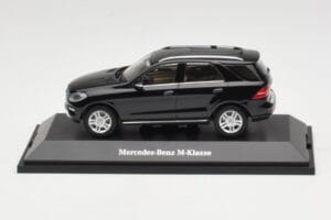 Mercedes M-Class W166 Obsidian Black Metallic Minichamps 1:43 B66960060 Metalli