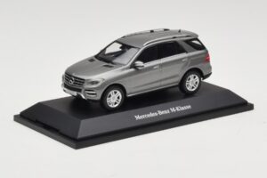 Mercedes M-Class W166 Palladium Silver Metallic Minichamps 1:43 B66960061 Metalli — kuva 2 / 4