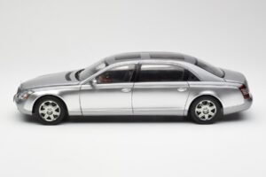 Maybach 62 LWB Himalaya Hopea Dealer Edition AUTOart 1:18 B66962178 Metalli — kuva 4 / 8