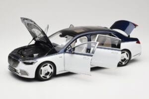 Mercedes Maybach S-Class Z223 Nautical Blue Diamond White Almost Real 1:18 820126 Metalli — kuva 2 / 8