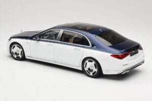 Mercedes Maybach S-Class Z223 Nautical Blue Diamond White Almost Real 1:18 820126 Metalli — kuva 7 / 8