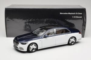 Mercedes Maybach S-Class Z223 Nautical Blue Diamond White Almost Real 1:18 820126 Metalli — kuva 8 / 8