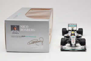 Mercedes MGP W01 #4 N. Rosberg Mercedes GP 2010 Minichamps 1:18 110100004 Metalli — kuva 6 / 7