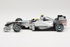 Mercedes MGP W01 #4 N. Rosberg Mercedes GP Showcar 2010 Minichamps 1:18 150100074 Metalli — kuva 3 / 7