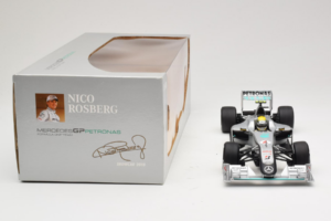 Mercedes MGP W01 #4 N. Rosberg Mercedes GP Showcar 2010 Minichamps 1:18 150100074 Metalli — kuva 6 / 7