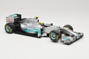 Mercedes MGP W02 #8 N. Rosberg Mercedes GP Showcar 2011 Minichamps 1:18 110110078 Metalli — kuva 4 / 7