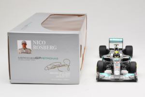 Mercedes MGP W02 #8 N. Rosberg Mercedes GP Showcar 2011 Minichamps 1:18 110110078 Metalli — kuva 6 / 7