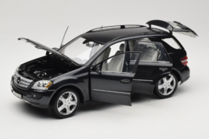 Mercedes ML W164 Obsidian Black Jälleenmyyjän Erikoisversio Minichamps 1:18 B66962321 Metalli — kuva 2 / 8