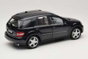 Mercedes ML W164 Obsidian Black Jälleenmyyjän Erikoisversio Minichamps 1:18 B66962321 Metalli — kuva 3 / 8