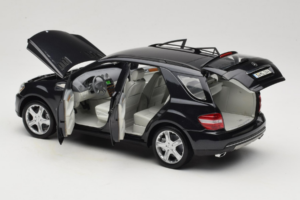 Mercedes ML W164 Obsidian Black Jälleenmyyjän Erikoisversio Minichamps 1:18 B66962321 Metalli — kuva 5 / 8