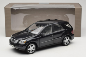 Mercedes ML W164 Obsidian Black Jälleenmyyjän Erikoisversio Minichamps 1:18 B66962321 Metalli — kuva 8 / 8