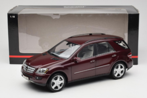 Mercedes ML W164 Red Metallic Minichamps 1:18 150034500 Metalli — kuva 8 / 8
