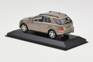 Mercedes ML W164 Kupari Metallic Minichamps 1:43 ML002 Metalli — kuva 3 / 4
