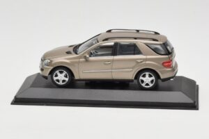 Mercedes ML W164 Kupari Metallic Minichamps 1:43 ML002 Metalli
