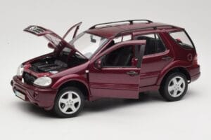 Mercedes ML55 AMG W163 Punainen Maisto 1:18 50348 Metalli — kuva 2 / 8