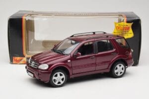 Mercedes ML55 AMG W163 Punainen Maisto 1:18 50348 Metalli — kuva 8 / 8