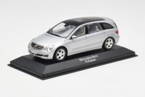 Mercedes R-Class W251 Iridium Silver Minichamps 1:43 B66962214 Metalli — kuva 2 / 4